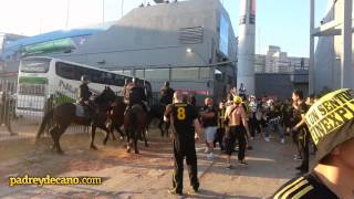 Ataque de la Policía a hinchas de Peñarol  Partido vs Rentistas [upl. by Silliw38]