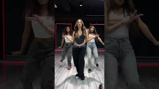 dance bollywood dancecover music dancer kaavaalaa 1milton funnypets trending funny [upl. by Esorlatsyrc905]