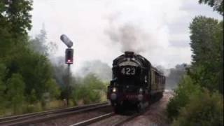 Weymouth Seaside Express 5029 Nunney Castle Between Westbury amp Frome 070811 [upl. by Anayad742]