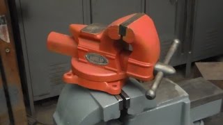 Restoring a Dunlap bench vise [upl. by Yrgoerg]