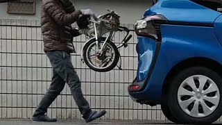 折りたたみ自転車 16インチ を 車載する様子 2023 [upl. by Ayahs]