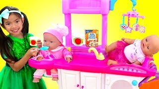 Emma cuida su muñeca bebé con Nursery Playset Juguetes para niñas [upl. by Samantha]