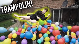 125 Luftballons auf dem TRAMPOLIN 😂🎈platzen [upl. by Ahsercal630]