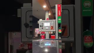 Günstig Tanken in Polen  144€ pro Liter Benzin automobile autofahrt [upl. by Wesle397]