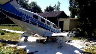 RT1 Aktuell Flugzeug stürzt in AugsburgMühlhausen in ein Grundstück [upl. by Stoddart]