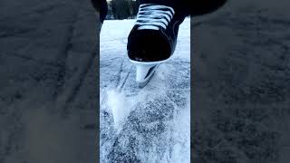 Lär dig att åka skridskor del 2 nybörjare åka baklänges och hur man bromsar How to skate backwards [upl. by Ybroc]