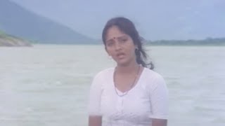 അപ്പൊ വന്നെത്തിയത് നല്ല വിളവുള്ള മണ്ണിലാ  Malayalam Movie Hot Bathing Scene [upl. by Yecad441]