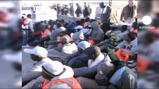 Lampedusa mille immigrati in arrivo [upl. by Eddina560]