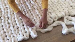 DIY Tutoriel tricoter une couverture XXL avec les mains en laine merinos ComfyWool [upl. by Gagne148]