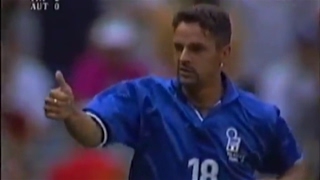 ITALIAAUSTRIA 21 2361998 GOL di ROBERTO BAGGIO  Radiocronaca di Riccardo Cucchi Radio Rai [upl. by Xena]