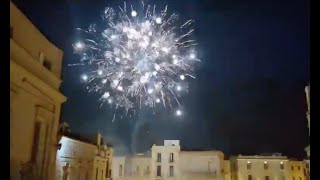 Capodanno a Bari ordinanza non rispettata dopo la mezzanotte unora di botti  VIDEO [upl. by Reyem]