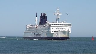 Fährschiff Kronprins Frederik  Einfahrt RostockWarnemünde [upl. by Ahseim]