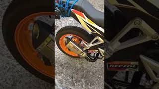 Cb190r Repsol con escape Yoshimura [upl. by Ettennyl]