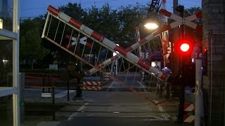 Spoorwegovergang Oss  Dutch railroad crossing [upl. by Ahdar684]