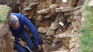 ARQUEOLOGOS DESCOBREM CASTELO SALÃO E TÚMULO DO REI ARTHUR DE 5 MIL ANOS inglaterra historia [upl. by Esdras]