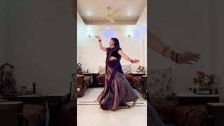 Bole chudiyan 🥰💃🏼 sangeet dance dance basicdancestep bollywoodsongs [upl. by Aihcrop]