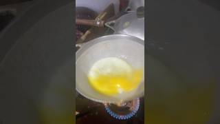 2 minutes la egg appam alaparaigal shortsviral srilankanfood funny tamilcomedy egg [upl. by Darrel]