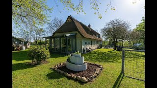 Modernes Reetdachhaus in idyllischer Alleinlage zum Verkauf  Ein Zuhause für die Seele [upl. by Ardnasirk]