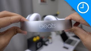 Beats Solo3 unboxing  handson with W1 chip pairing process [upl. by Accber]