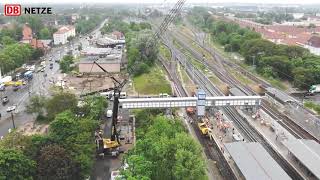 BerlinSchöneweide Bahnhof – Installation der bauzeitlichen Aufzüge Juli 2019 [upl. by Aciamaj]