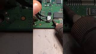 How to solder smd electrolytic capacitors short elctronics capacitors smd pcbrepair [upl. by Fassold]