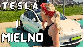 TESLA NA PLAŻY 🚕😎 waKACje w Mielnie [upl. by Alyakcim]