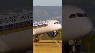 ✈️ 🇸🇬 Stunning afternoon departure Singapore Airlines B787 [upl. by Trinetta]