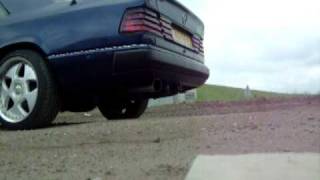 MERCEDES C124 300 turbo diesel uitlaat geluid exhaust sound [upl. by Harts722]