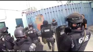 Operativo policial en cárcel de Ecuador por violentos enfrentamientos  Ecuavisa [upl. by Kashden490]