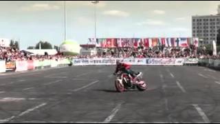 Impresionante show de piruetas en moto Stunt [upl. by Dannel]