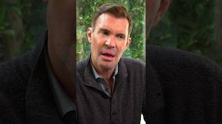 Celebrity Jeff Lewis Loves the Oralucent Pro Edition Electric Toothbrush [upl. by Mauralia181]