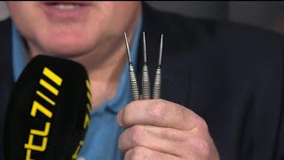 Geëmotioneerde Van de Pas Ik wil die pijlen nooit meer aanraken  RTL 7 DARTS WK 2018 [upl. by Attenrad879]