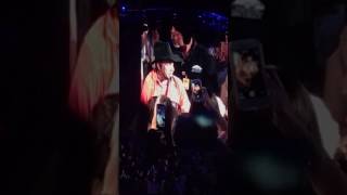 Garth Brooks  Sings to 89 year old fan [upl. by Gaspard]