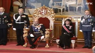 Norwegian Parliament sings the royal anthem [upl. by Vedette]