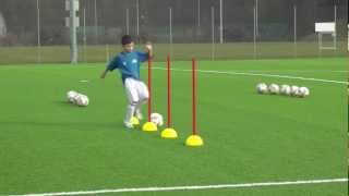 Fussballtraining Dribbelslalom  Ballführung  Technik [upl. by Goulder]