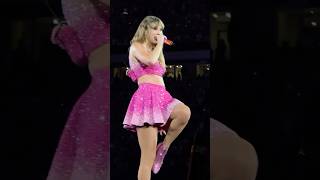 Shake It Off 🩷🩷 taylorswift love swifties music trending live viralshort erastour [upl. by Lathe416]