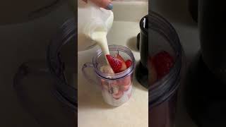 Strawberry Banana Smoothie Weight Watcher Friendly [upl. by Enerod]