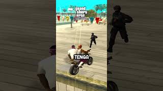 Esto Pasa si un Policia nos Saca de una Motocicleta desde un Edificio en los Juegos de GTA 👮‍♂️💥 [upl. by Pressey]