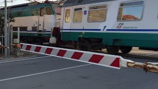 TRENI Lultimo passaggio a livello  Marotta HD [upl. by Llenrag]