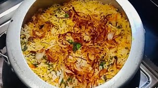 Chicken Biryani  प्रेशर कुकर में बनाए चिकन दम बिरयानी  Chicken Biryani In Pressure Cooker [upl. by Coryden981]