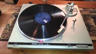 Technics sl q200 Turntable [upl. by Uel524]