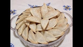 Cornes de Gazelle aux Amandes Marocaine كعب الغزال بطريقة سهلة و ناجحة مع سر العقدة [upl. by Ibba]