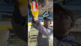 Getriebe ölfilter beim MAN TGX ausbauen 👍🏽kfz lkw viralvideo truck shorts opiosi [upl. by Aynad333]