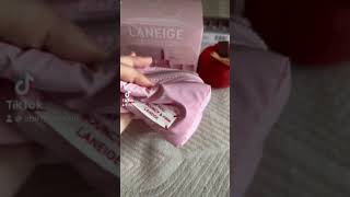 ✨ Unboxing du coffret de Noël LANEIGE Korea LANEIGE Europe ✨ [upl. by Akehsal]