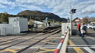 Porthmadog Level Crossing Gwynedd 10102024 [upl. by Aztiley]