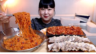 매콤한 신라면 볶음면 수육 배추김치 먹방 보쌈 Spicy noodles Bossam Kimchi Koreanfood Mukbang Eatingsound [upl. by Inalaehak]