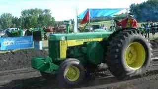 Heavyweight John Deere 830 tractor pull [upl. by Talia]