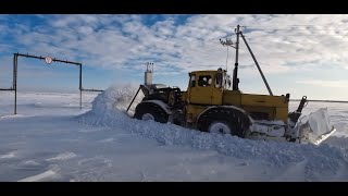 Трактор Кировец Пробиваю и расширяю дороги после метели [upl. by Mcmath358]