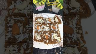 Besan barfi recipe 😋cooking youtubeshorts viralvideo shaifali maheshwari 👌👍💕 [upl. by Bolen33]