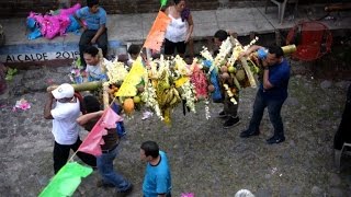 Salvadorans celebrate the day of the Holy Cross [upl. by Sailesh]